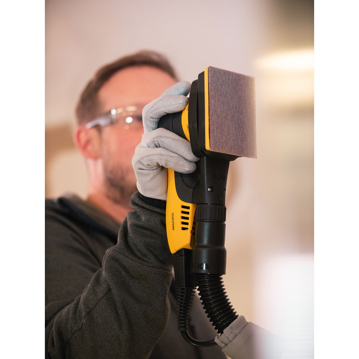 Mirka Deos 3" x 4" Electric Sander 343XCV - Package | UnitedFinish.com